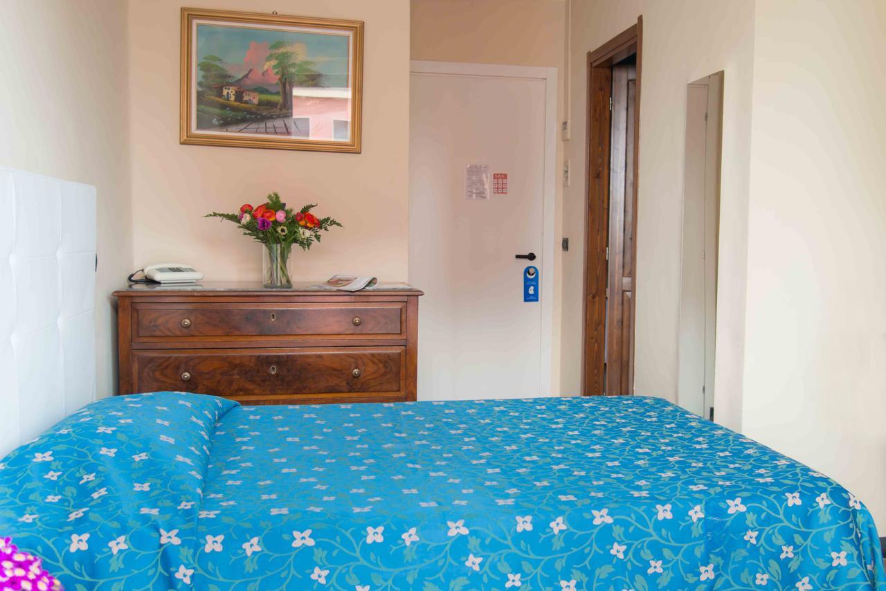 Hotel Elisabetta Σέστρι Λεβάντε Εξωτερικό φωτογραφία
